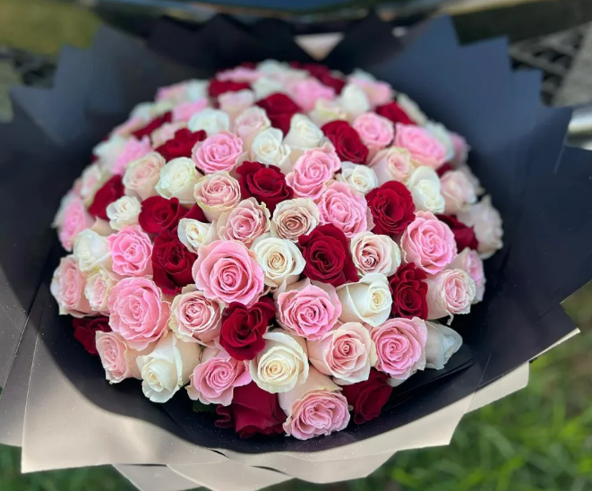 For The Queen Handtied Bouquet